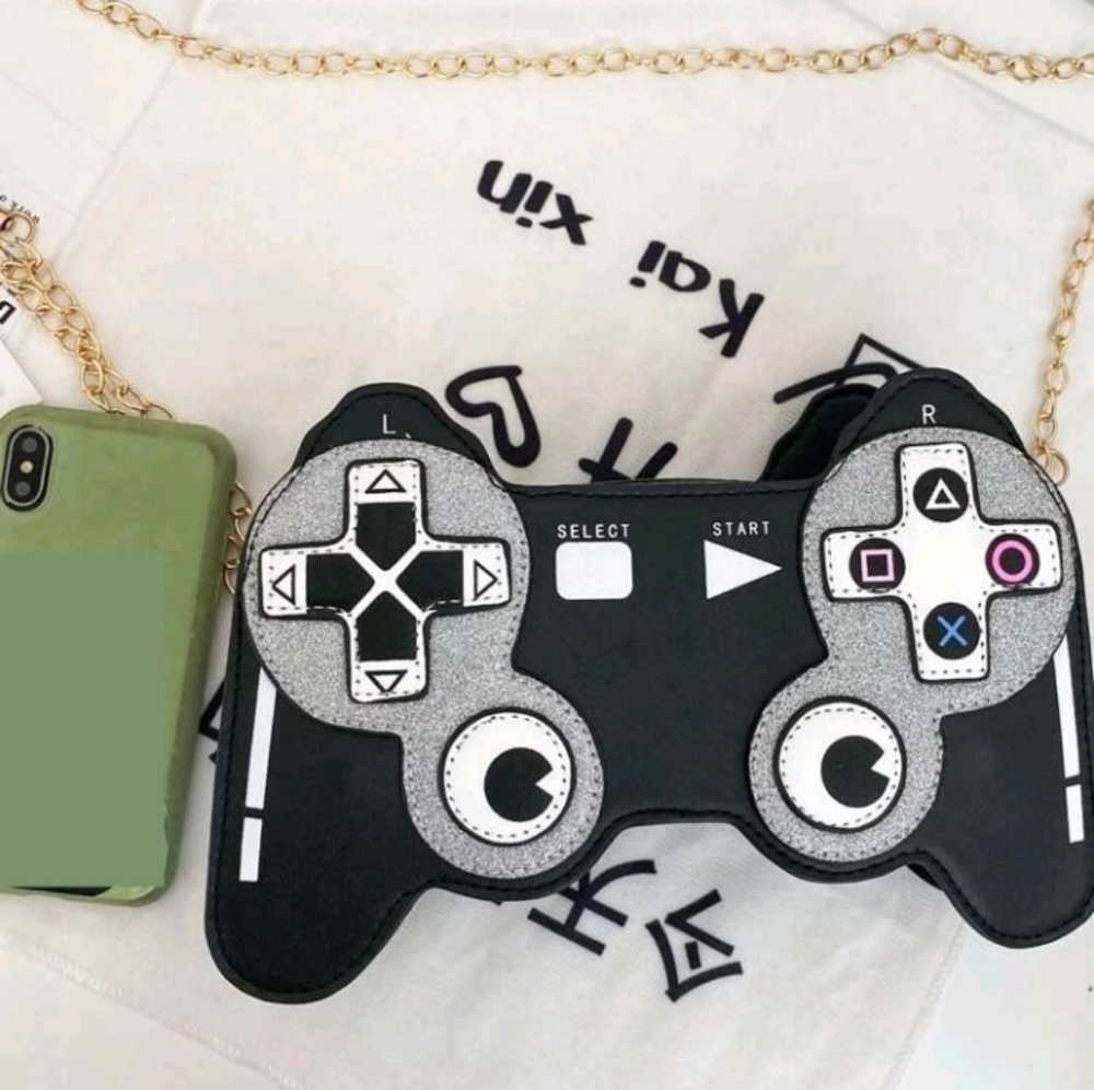 Game Controller Crossbag - Picture 4 of 8